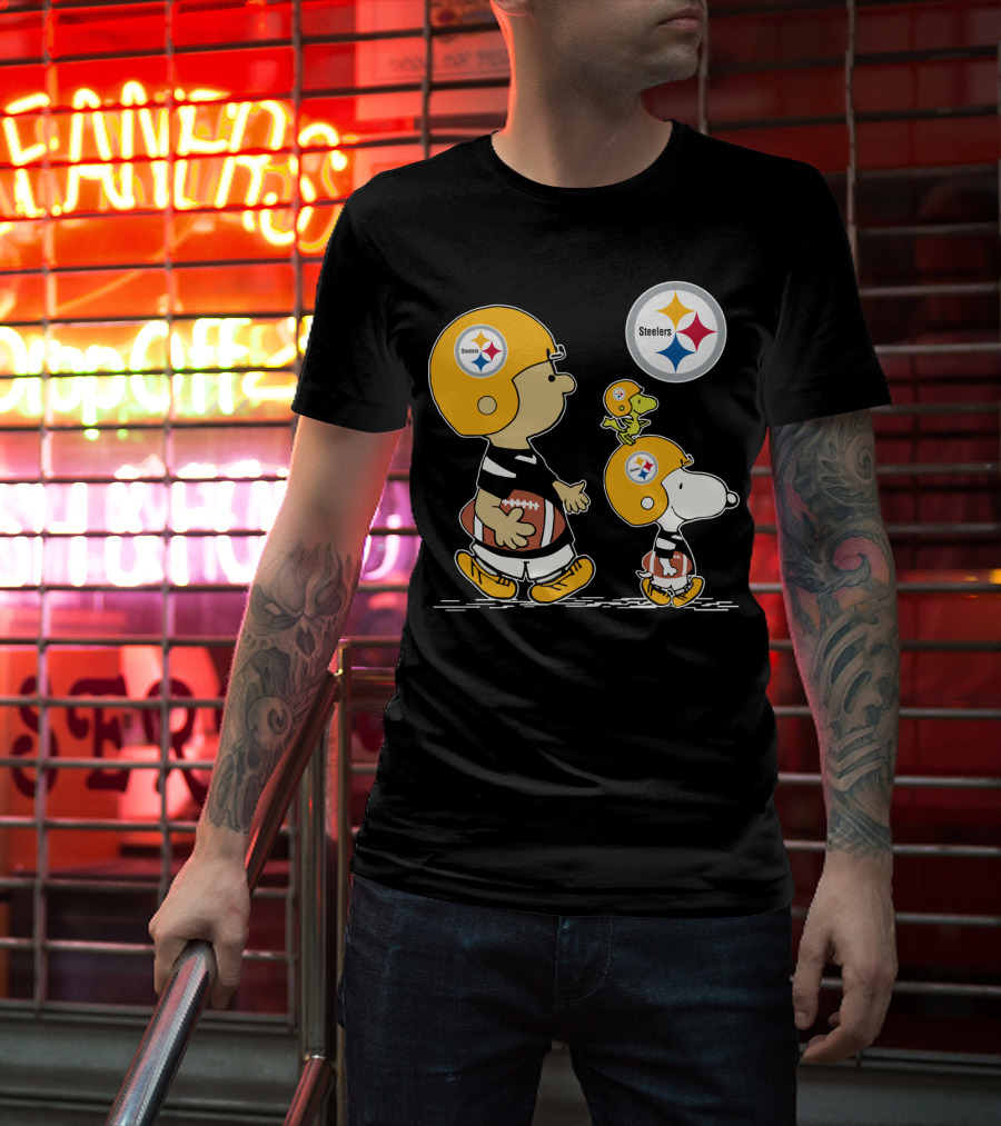 Steelers Snoopy And Peanuts Characters With Football Helmets T-Shirt