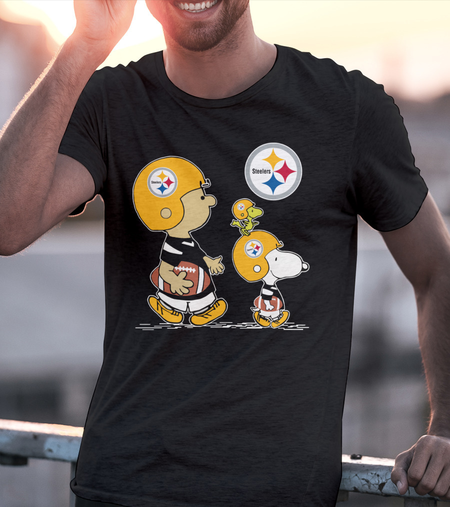 Steelers Snoopy And Peanuts Characters With Football Helmets T-Shirt