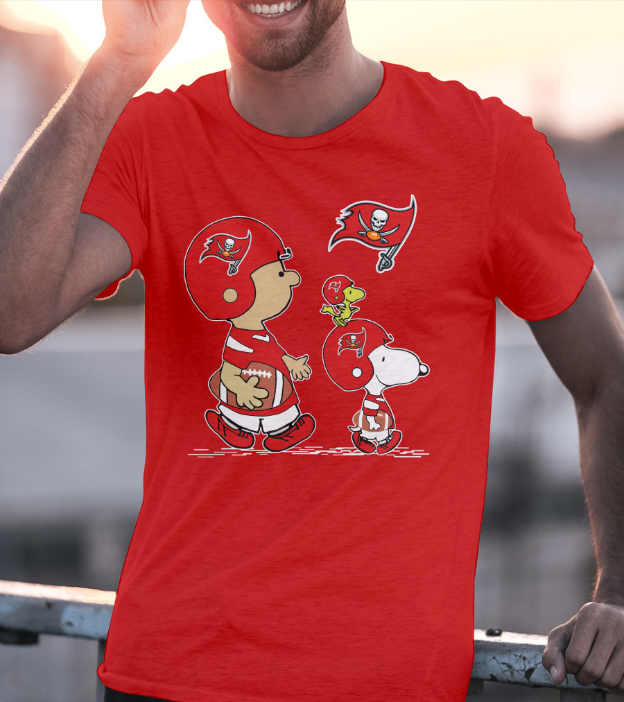 Peanuts Buccaneers Snoopy And Woodstock Football Helmets And Flag T-Shirt