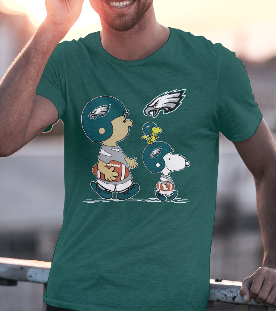 Philadelphia Eagles Snoopy And Woodstock Football Helmets T-Shirt