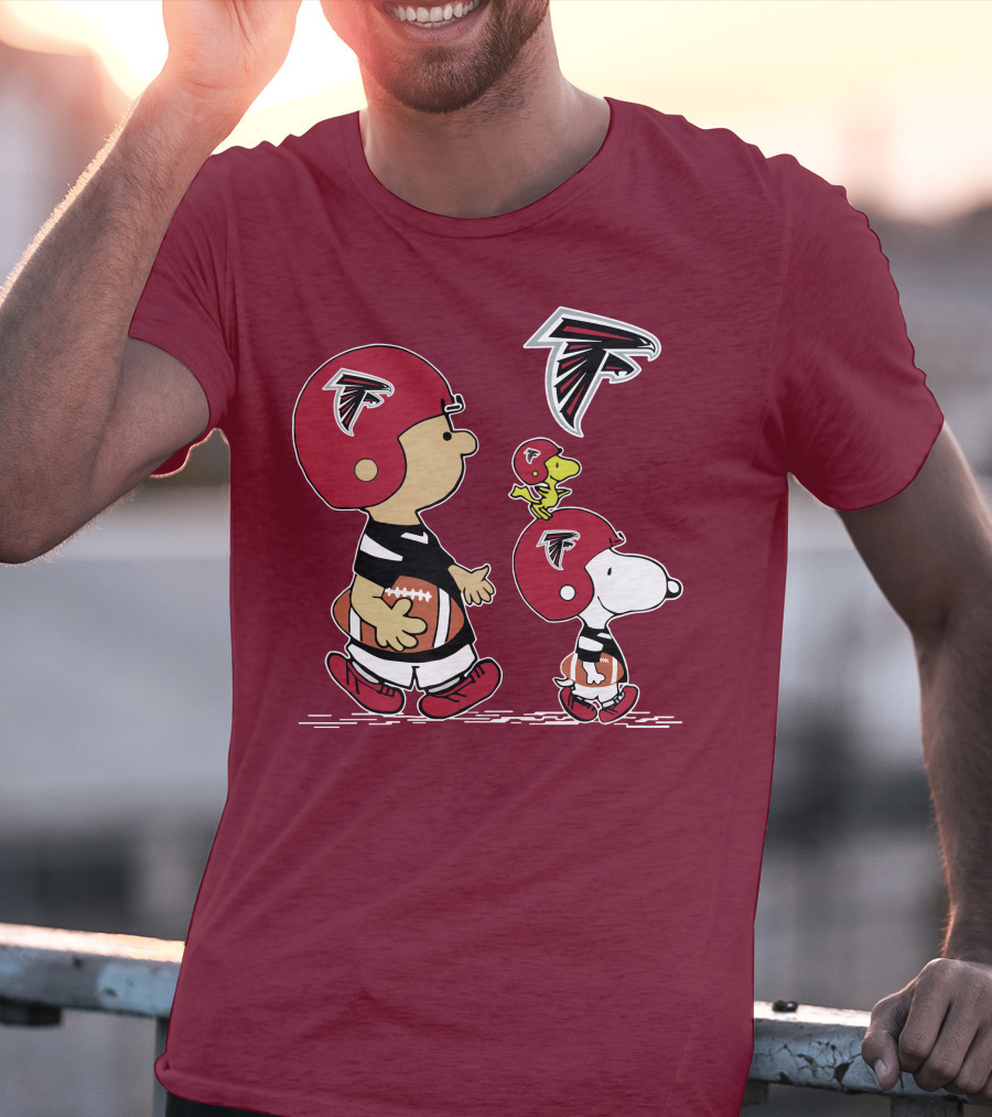 Falcons Snoopy Charlie Brown Woodstock Football Team T-Shirt