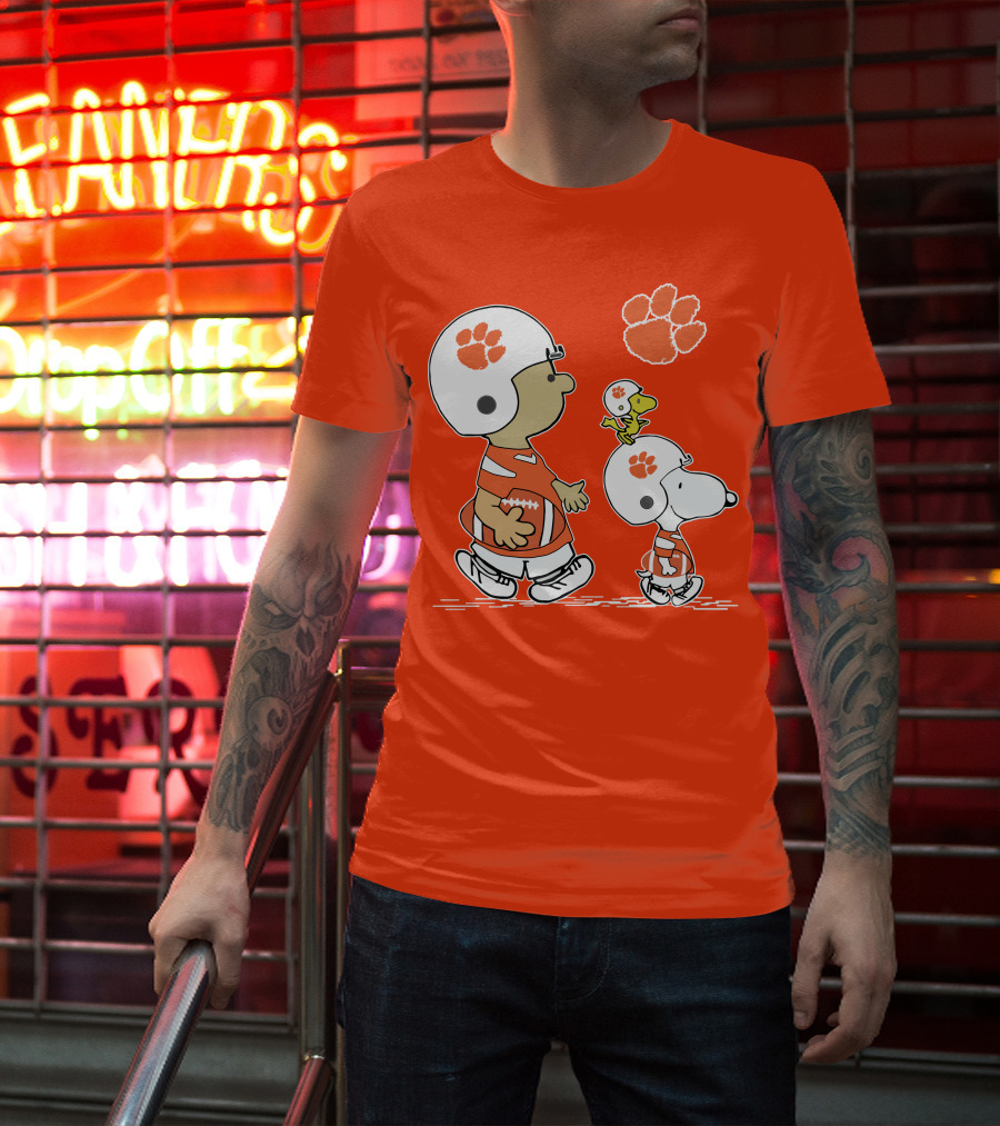 Clemson Tigers Snoopy Football Helmets And Paw Print Charlie Brown Woodstock T-Shirt