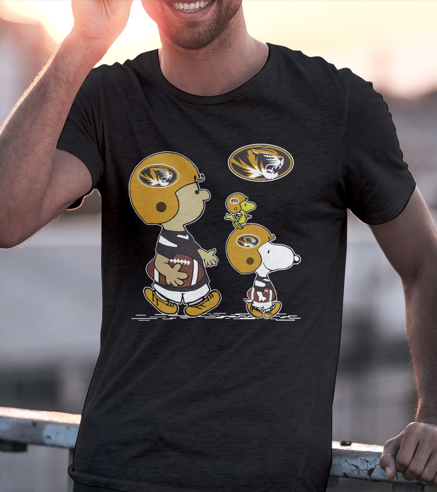 Missouri Tigers Football Snoopy And Woodstock Charlie Brown Helmets T-Shirt