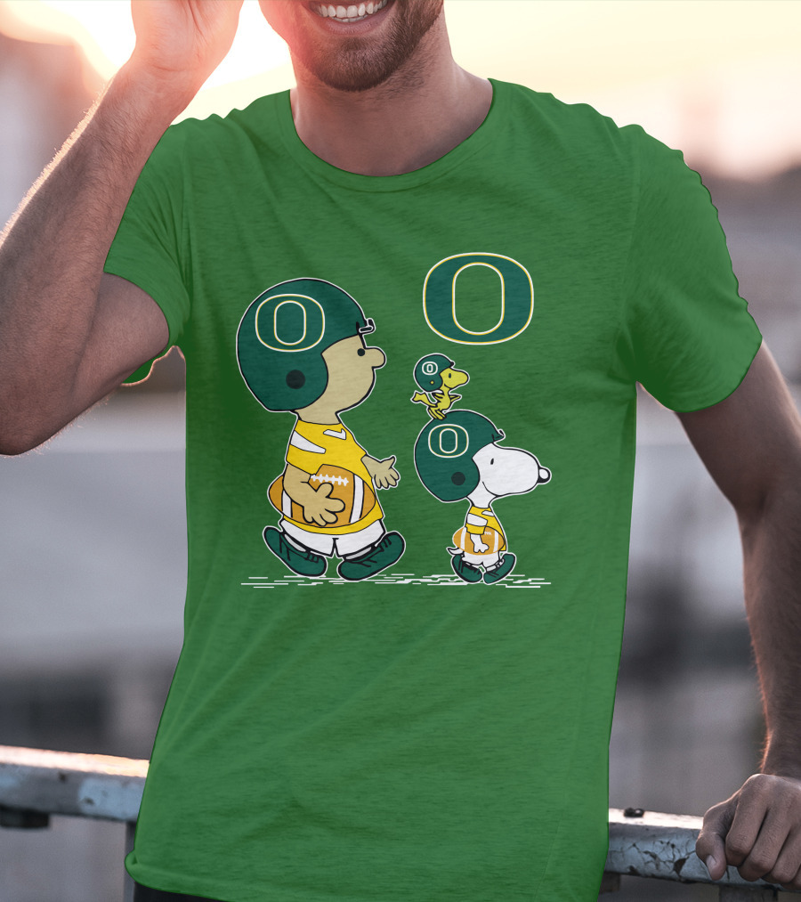 Oregon Ducks Snoopy Charlie Brown Woodstock Football Helmet Peanuts T-Shirt