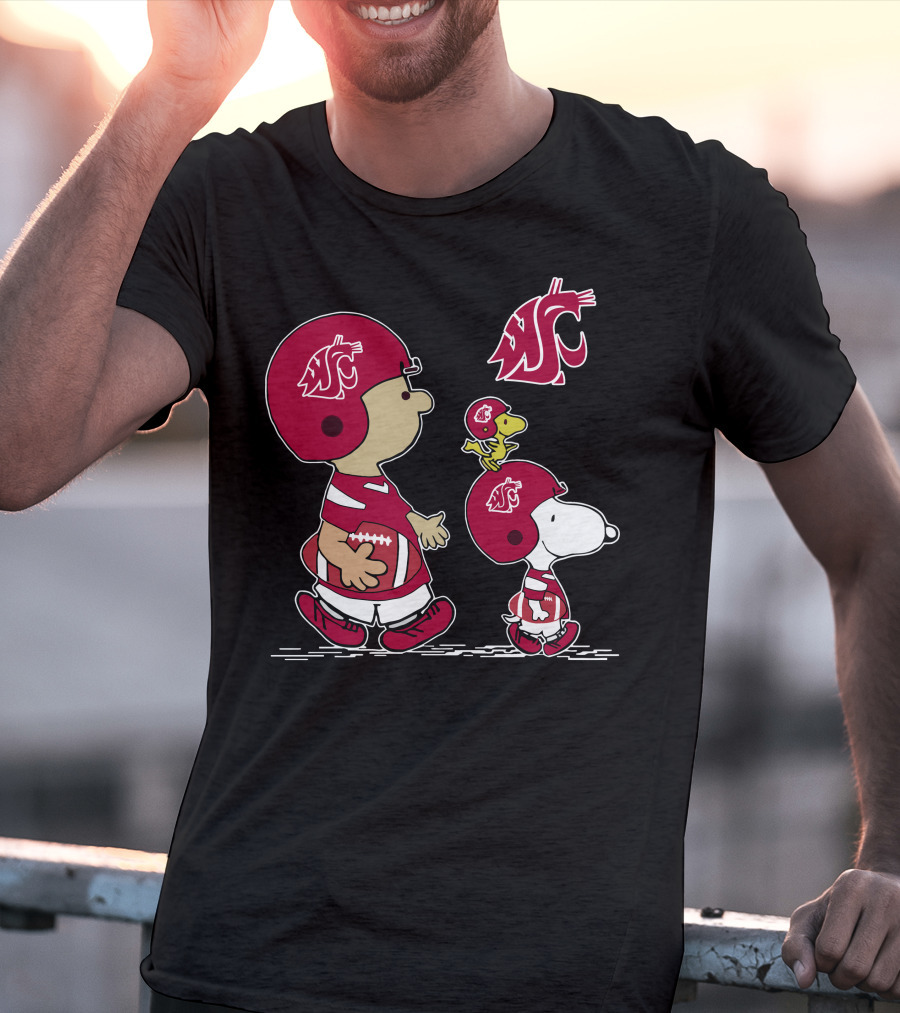 Washington State Cougars Snoopy Football Team T-Shirt
