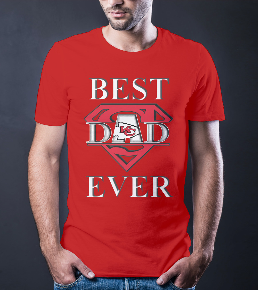 BEST DAD EVER Chiefs Logo Red Superman Shield T-Shirt