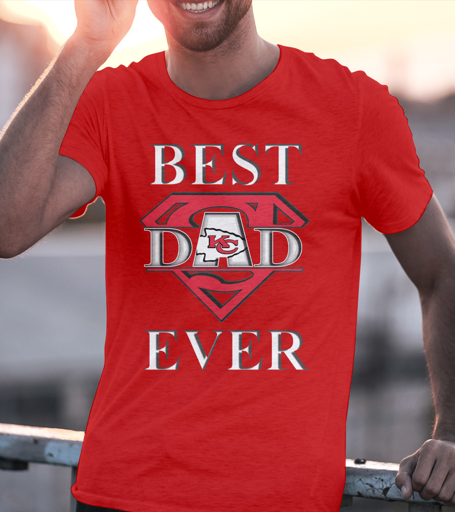 BEST DAD EVER Chiefs Logo Red Superman Shield T-Shirt