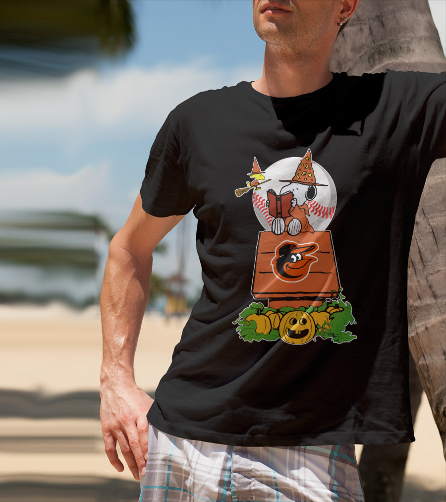 Baltimore Orioles Halloween Snoopy Reading On Doghouse With Woodstock And Pumpkins T-Shirt