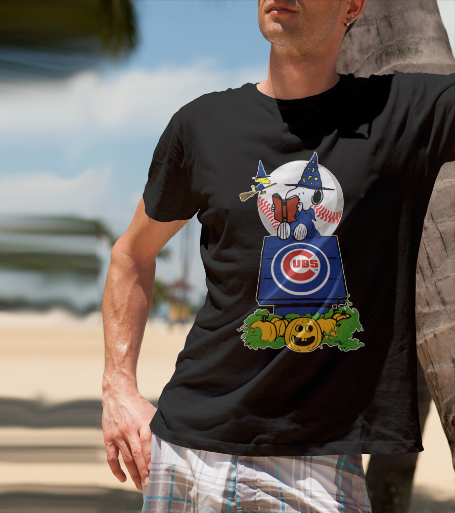 Snoopy Halloween Chicago Cubs With Baseball And Pumpkins T-Shirt