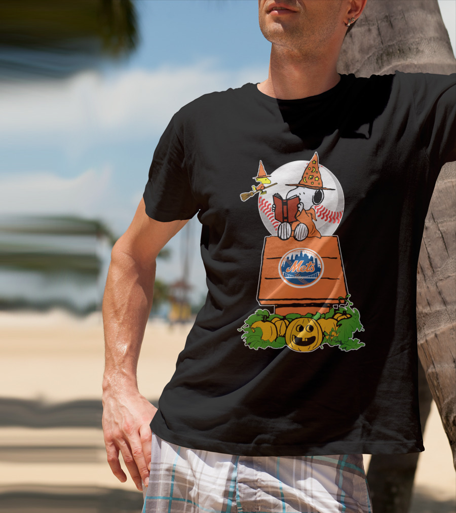 Mets Halloween Snoopy Reading Baseball Pumpkin Patch Theme T-Shirt
