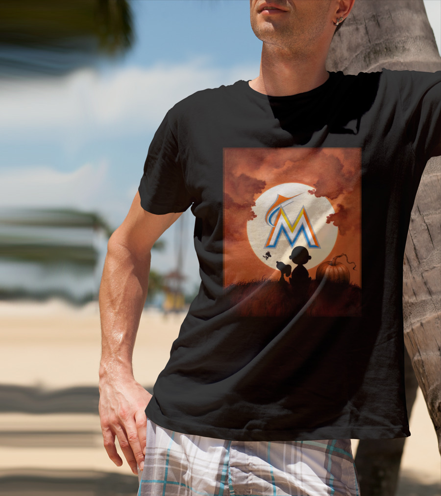 Halloween Miami Marlins Moonlit Silhouette And Pumpkin Scene T-Shirt