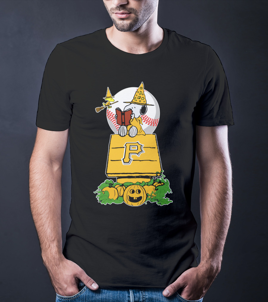 Snoopy Halloween Pittsburgh Pirates Peanuts Charlie Brown Pumpkin Moon Baseball T-Shirt
