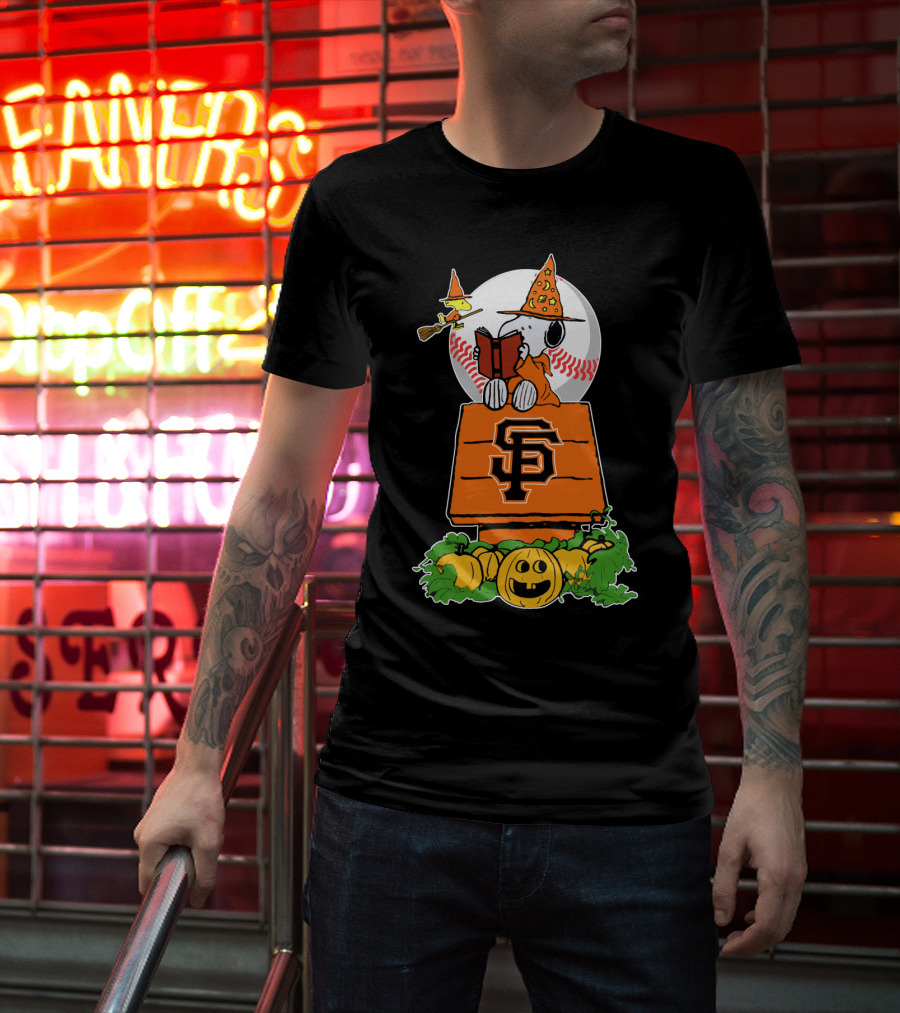 Sf Giants Halloween With Snoopy And Woodstock In Witch Hats T-Shirt