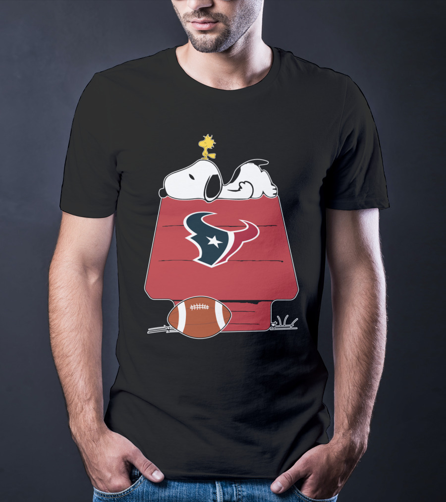 Snoopy And Woodstock Relax On Houston Texans Football Doghouse T-Shirt