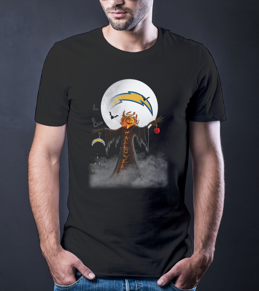 Halloween Los Angeles Chargers Moonlit Pumpkin Scarecrow With Bats And Haunted Castle T-Shirt