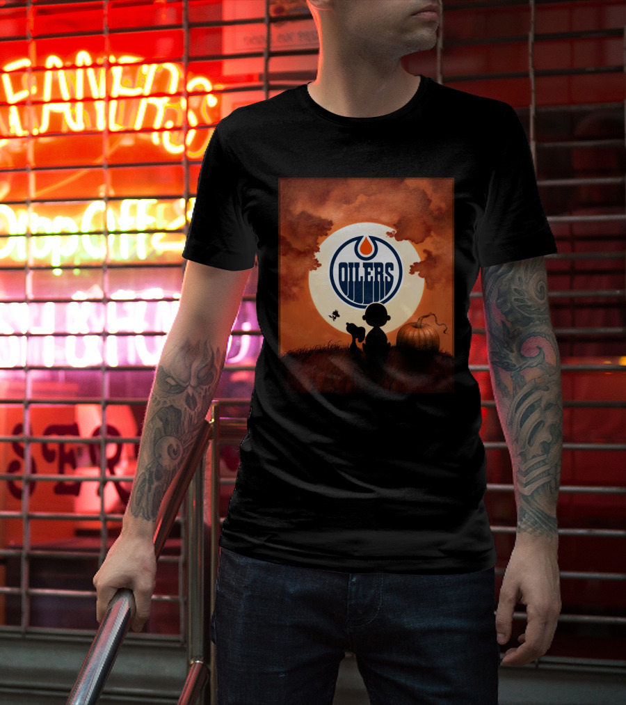 Oilers Halloween Moonlit Silhouette With Pumpkin And Pet T-Shirt