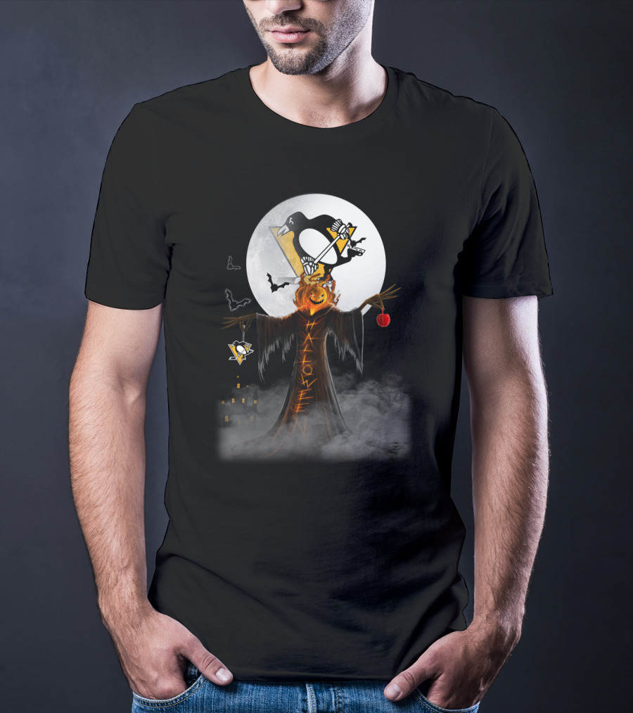 Halloween Pittsburgh Penguins Scary Jack-O'-Lantern Moon Bats Spooky Scarecrow T-Shirt