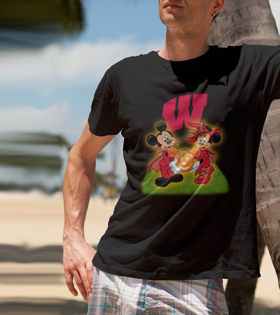 Halloween Wisconsin Badgers Football Mickey Minnie Pumpkin T-Shirt