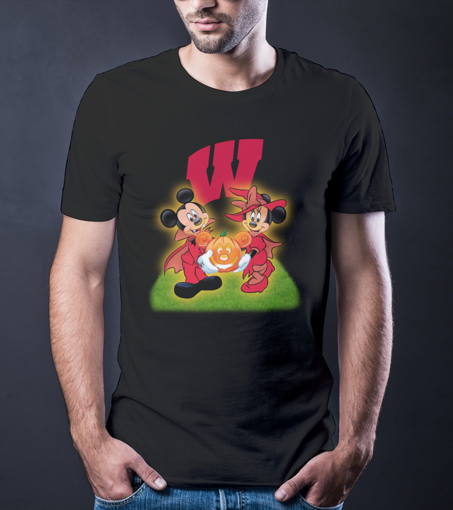 Halloween Wisconsin Badgers Football Mickey Minnie Pumpkin T-Shirt