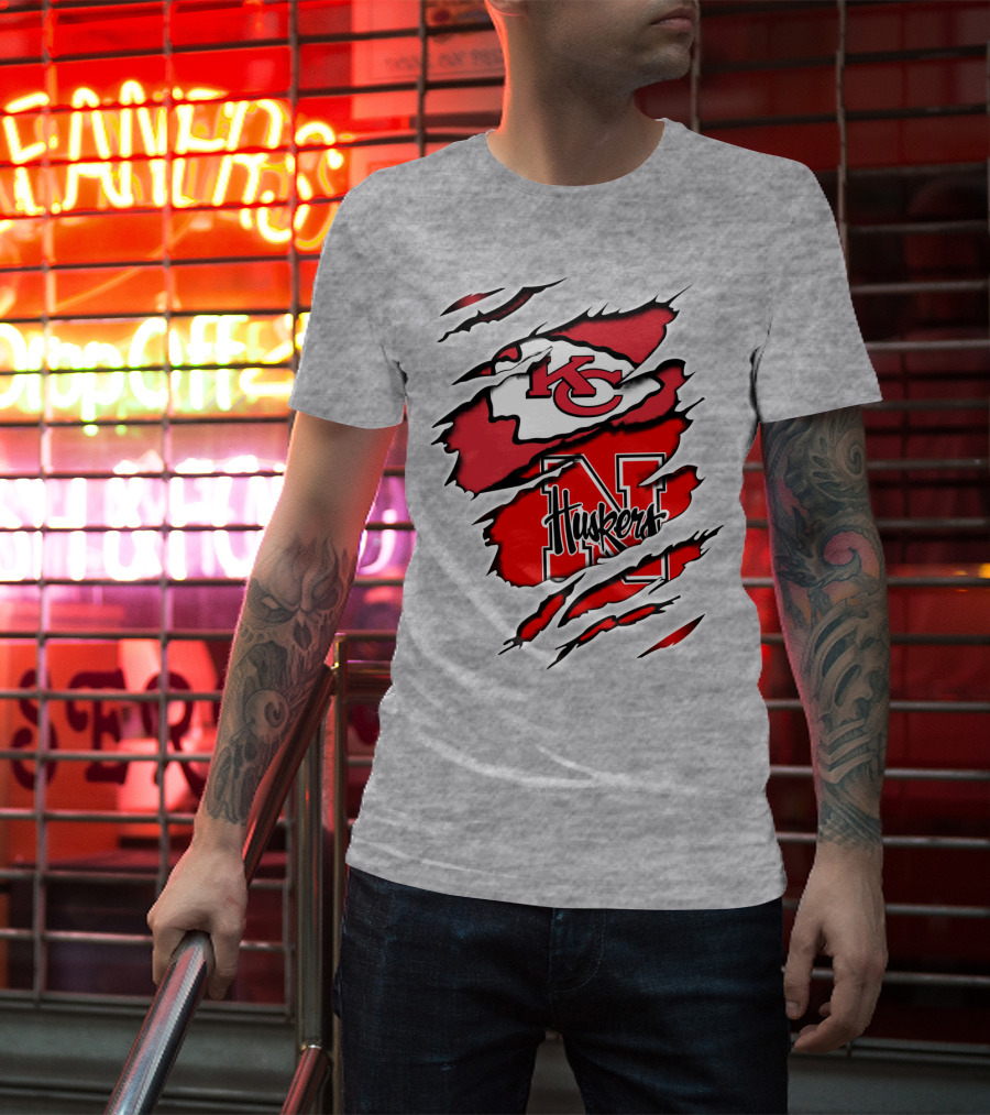 Kansas City Chiefs Nebraska Huskers Ripped T-Shirt