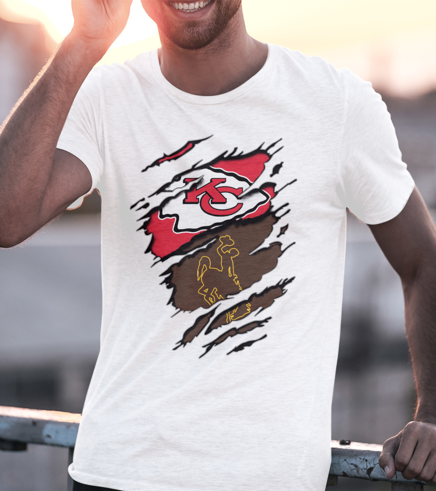 Kansas City Chiefs Wyoming Cowboys Logo Mashup T-Shirt