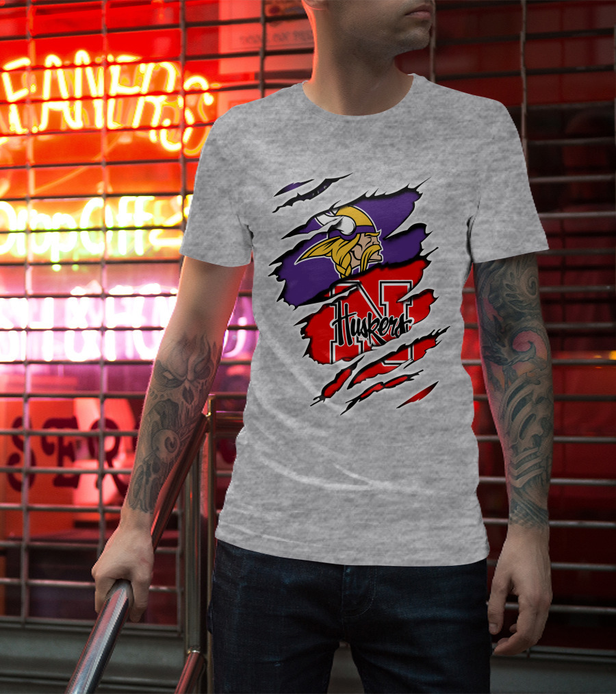 Vikings Huskers Claw Marks Logo Fusion T-Shirt