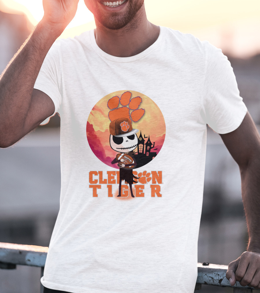 Clemson Tiger Skeleton Football Halloween Scene T-Shirt