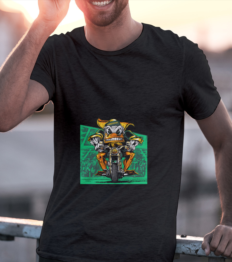 Oregon Duck Riding Motorcycle Bold 2007 Retro Style T-Shirt