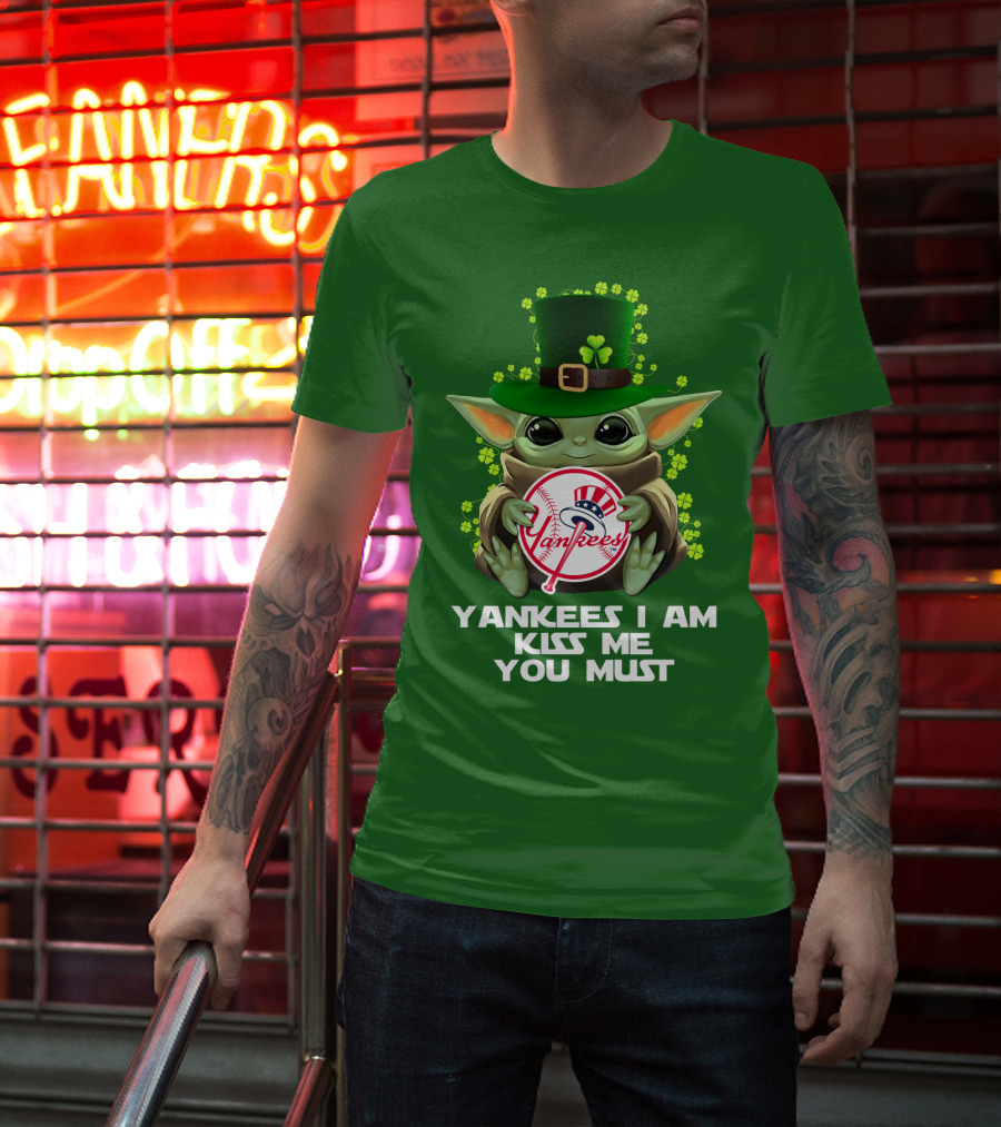 Yankees I Am Kiss Me You Must Mlb 44 Nyy T-Shirt