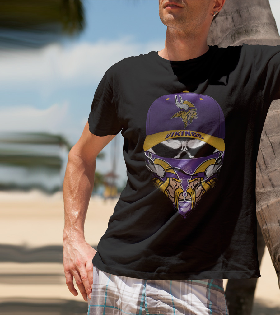 MINNESOTA VIKINGS VIKINGS Purple Hat With Viking Logo And Mask T-Shirt