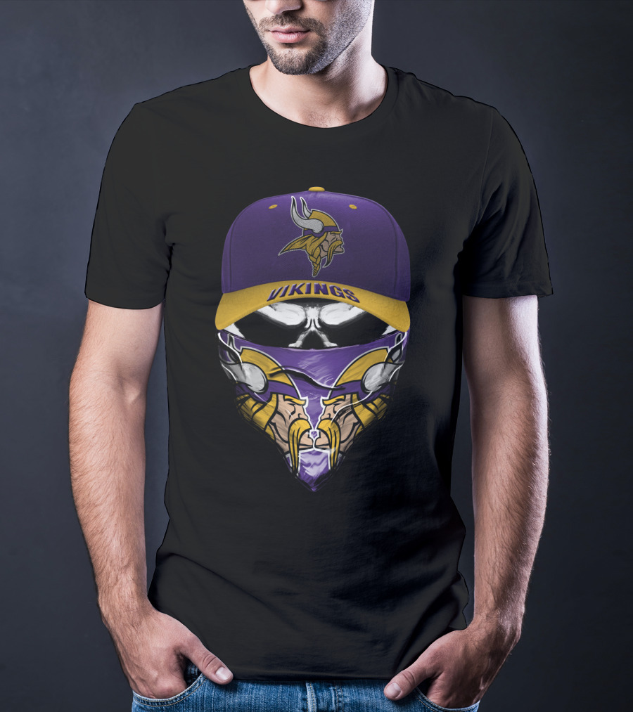 MINNESOTA VIKINGS VIKINGS Purple Hat With Viking Logo And Mask T-Shirt