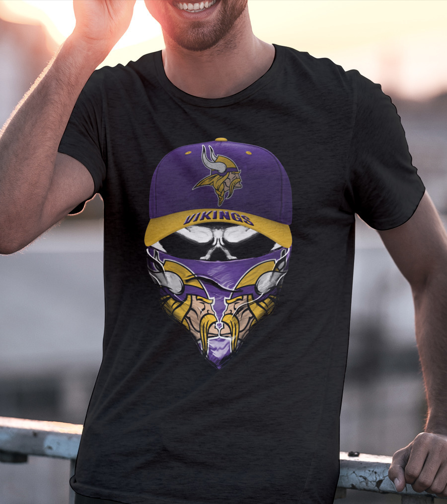 MINNESOTA VIKINGS VIKINGS Purple Hat With Viking Logo And Mask T-Shirt
