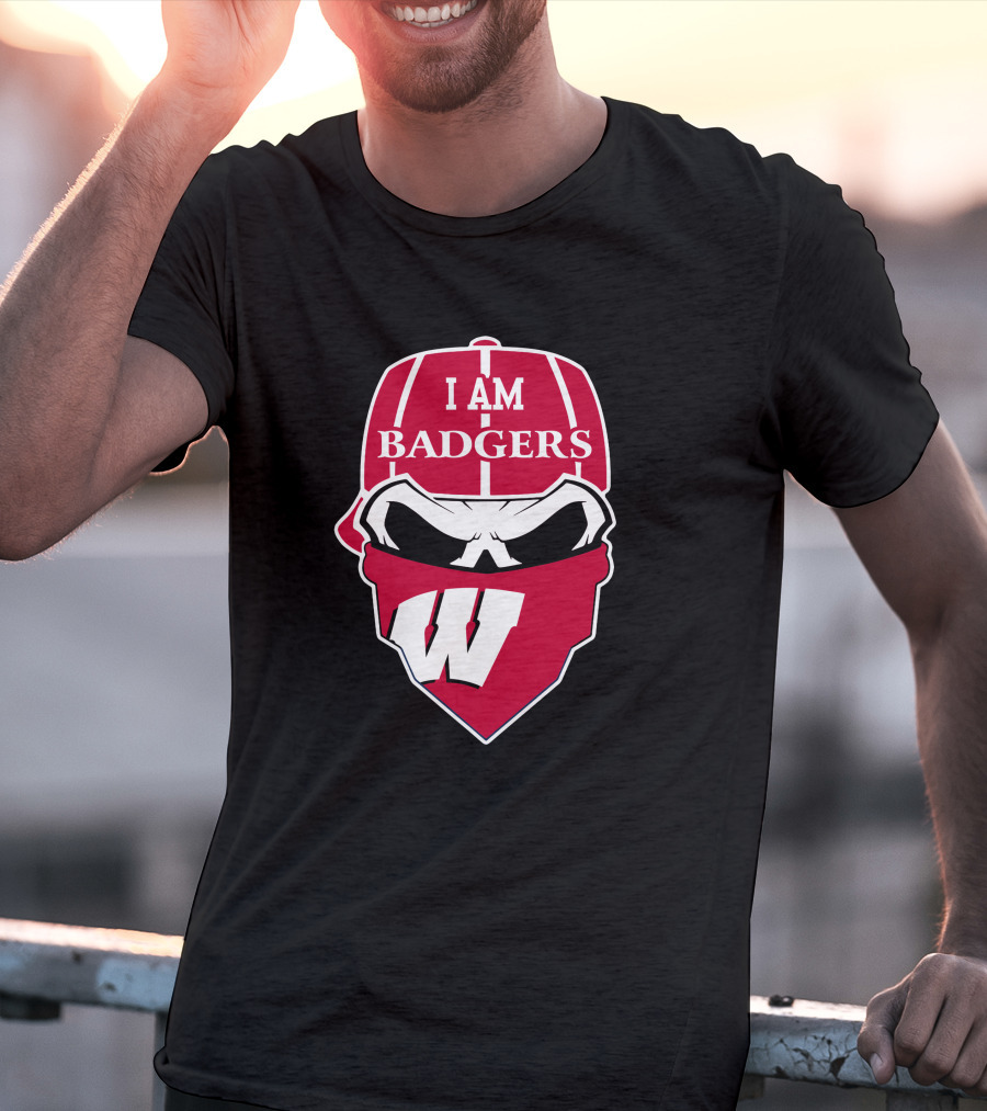 I Am Badgers Wisconsin Skull W T-Shirt