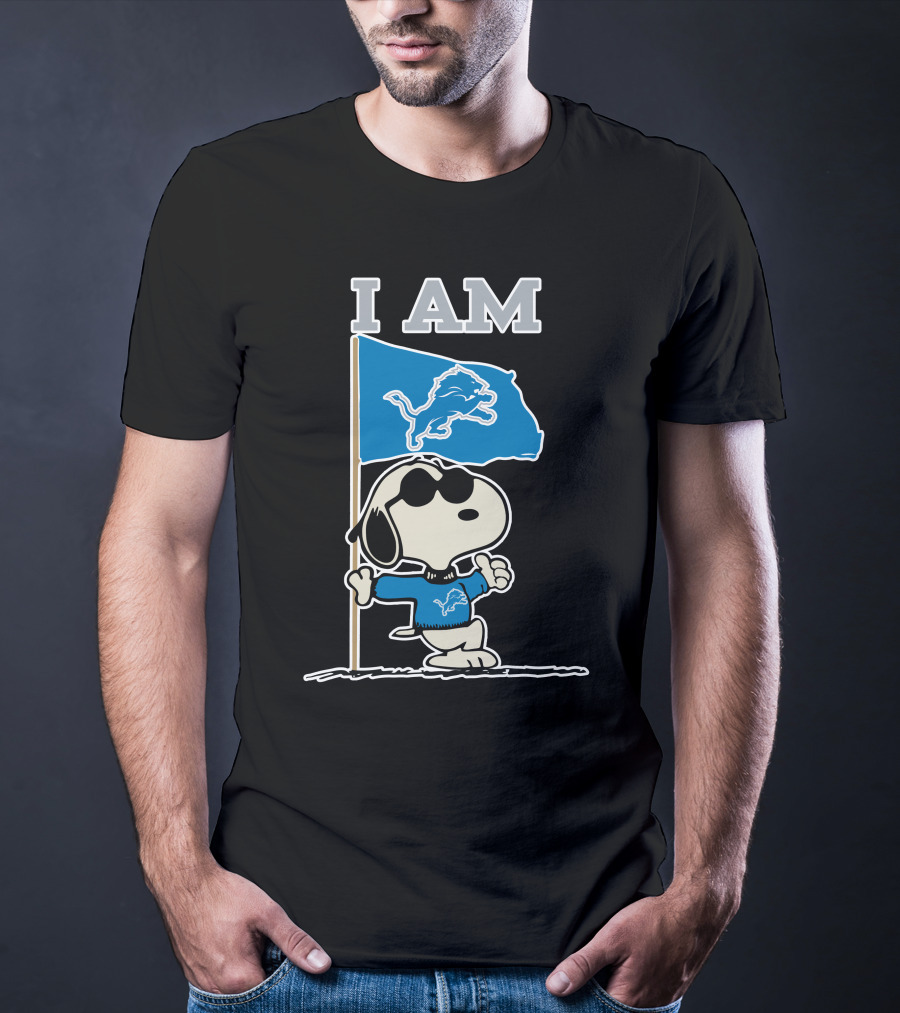 I Am Detroit Lions Snoopy Flag Football Fan T-Shirt