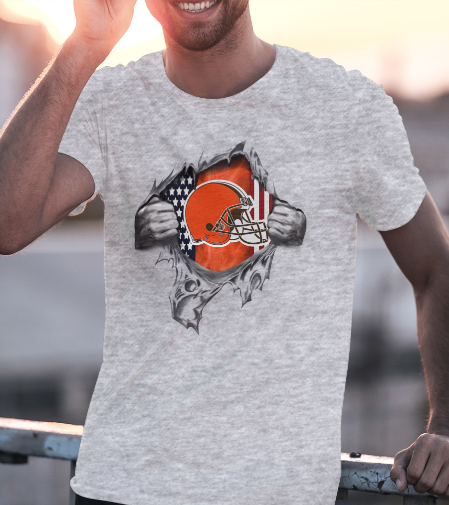 Cleveland Browns Helmet Over American Flag Background With Grayscale Ripped Effect T-Shirt