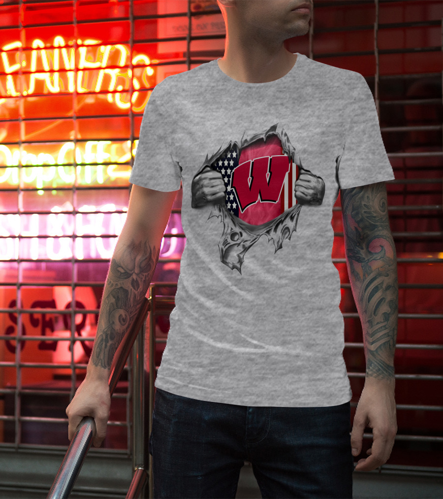 American Flag Wisconsin Badgers Logo W Torn Skin T-Shirt