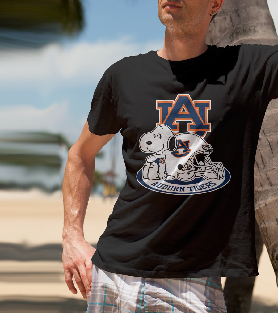 Auburn Tigers Snoopy Au Football Helmet T-Shirt