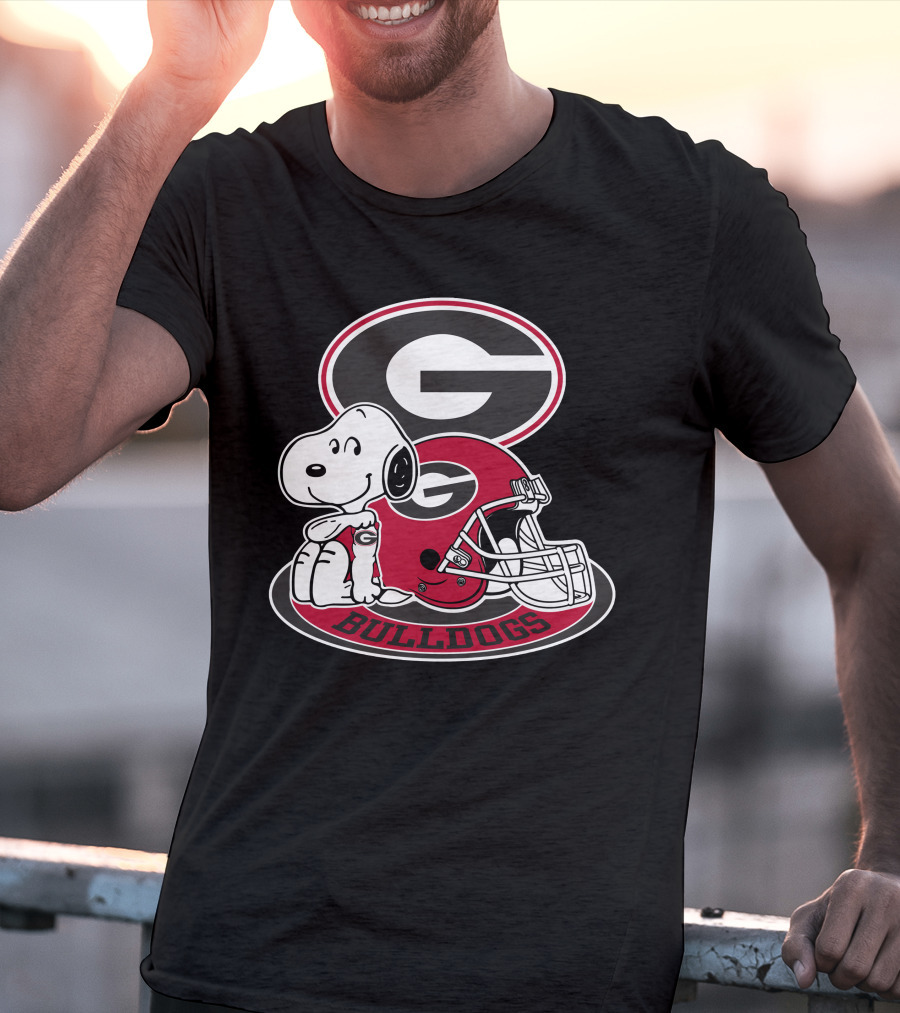 Georgia Bulldogs Snoopy Football Helmet T-Shirt