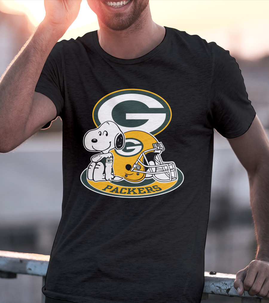Green Bay Packers Snoopy Helmet T-Shirt