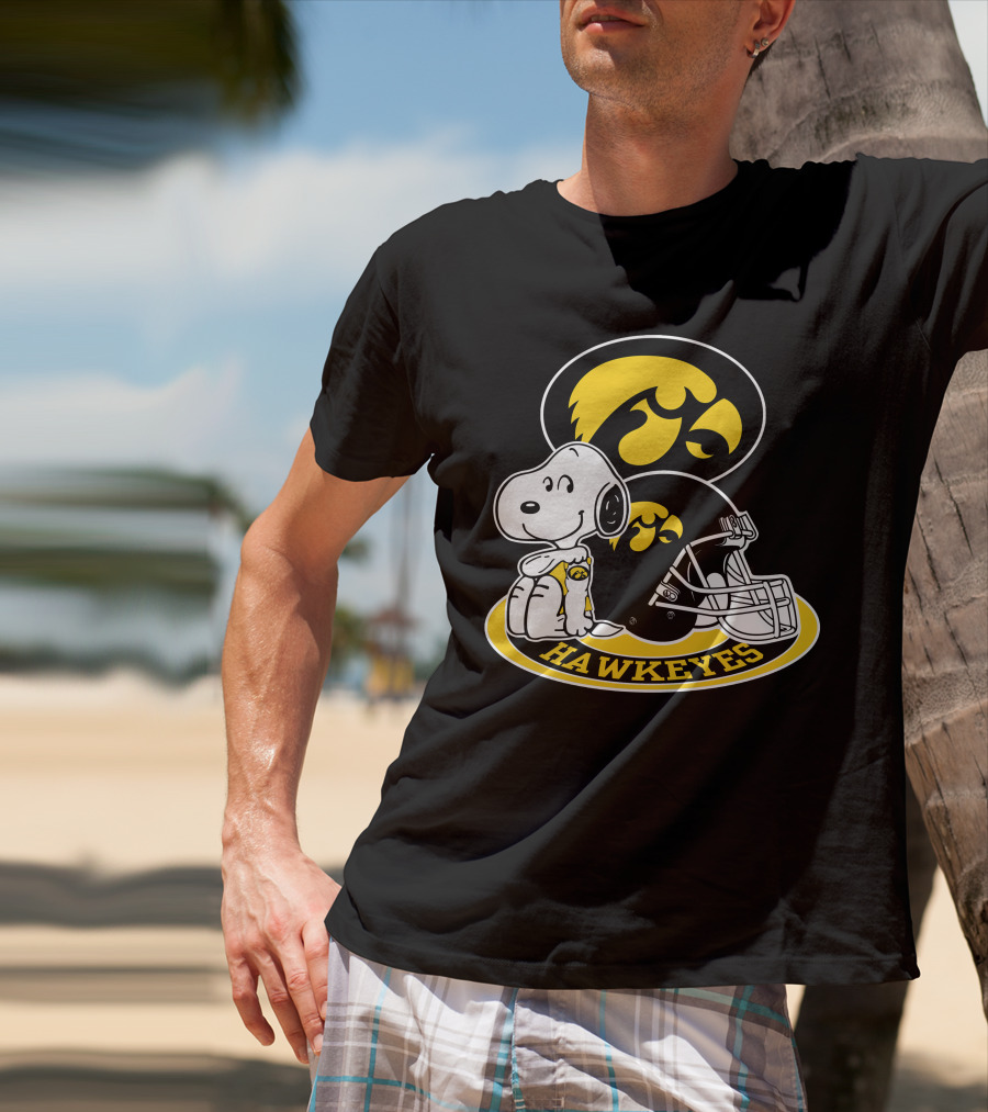 Snoopy Iowa Hawkeyes Helmet Fan T-Shirt