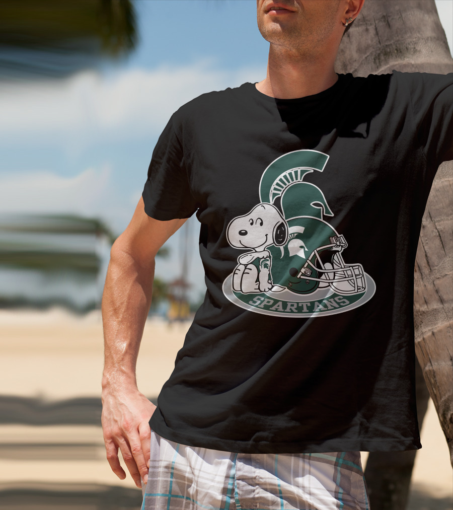 Snoopy Michigan State Spartans Football Helmet T-Shirt