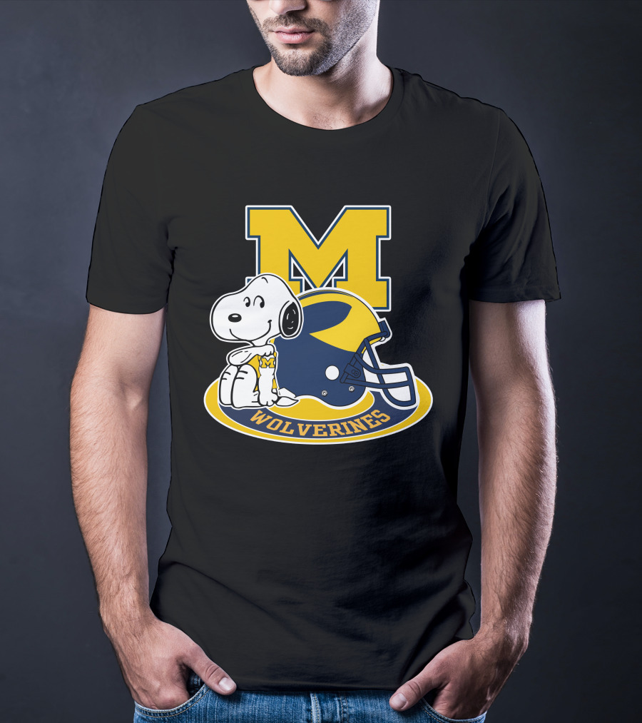 Michigan Wolverines Snoopy M Helmet T-Shirt