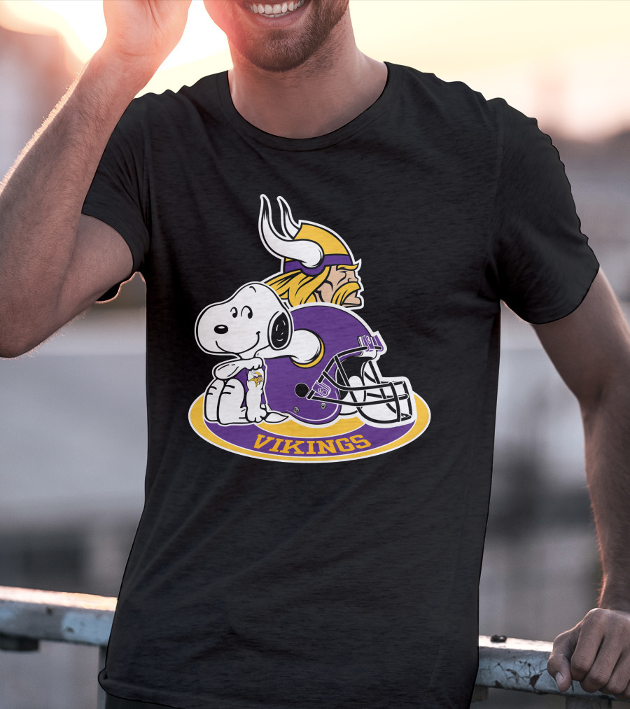 Minnesota Vikings Snoopy Helmet Vikings T-Shirt