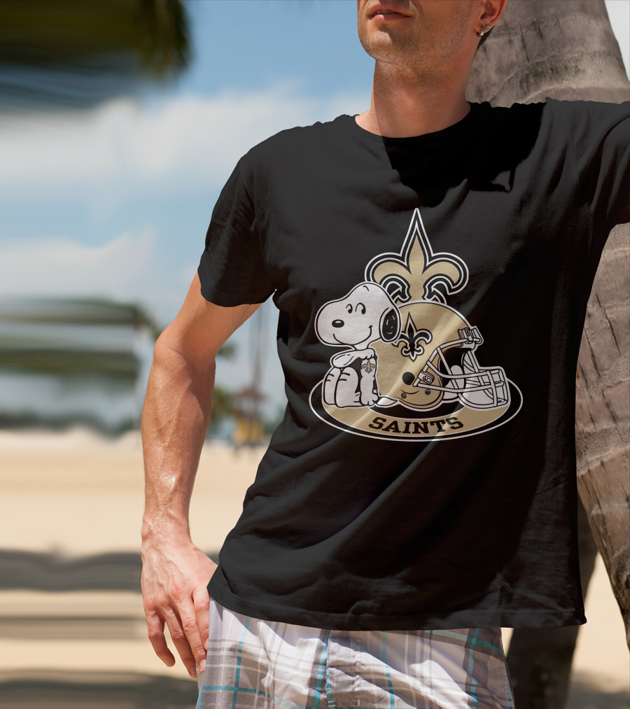 Snoopy New Orleans Saints Football Helmet Fleur-De-Lis T-Shirt