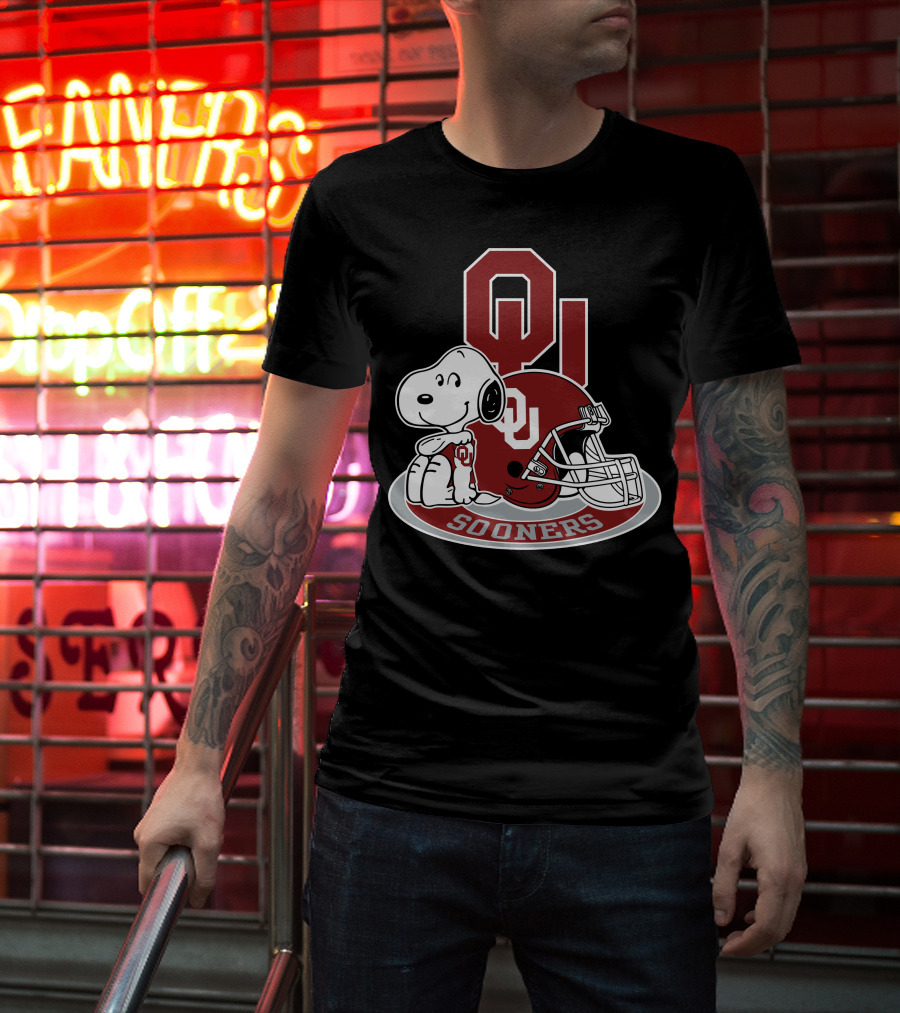 Oklahoma Sooners Snoopy Ou Helmet T-Shirt