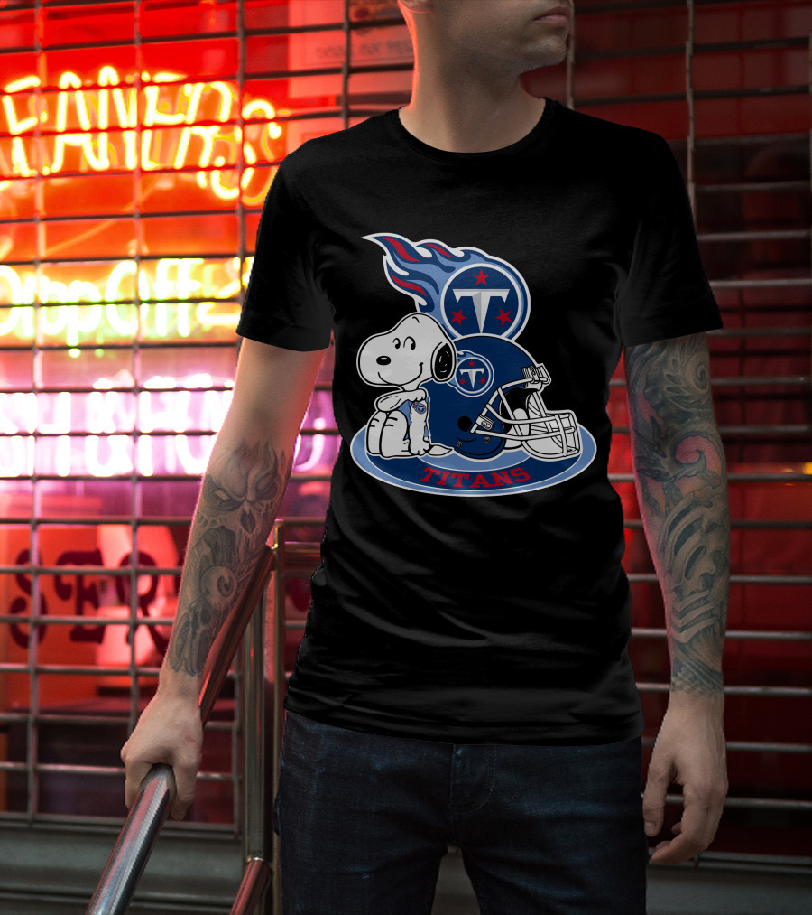 Tennessee Titans Snoopy Football Mascot T-Shirt