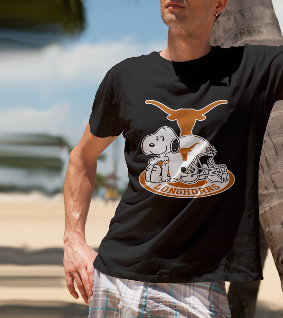 Texas Longhorns Snoopy Football Helmet T-Shirt