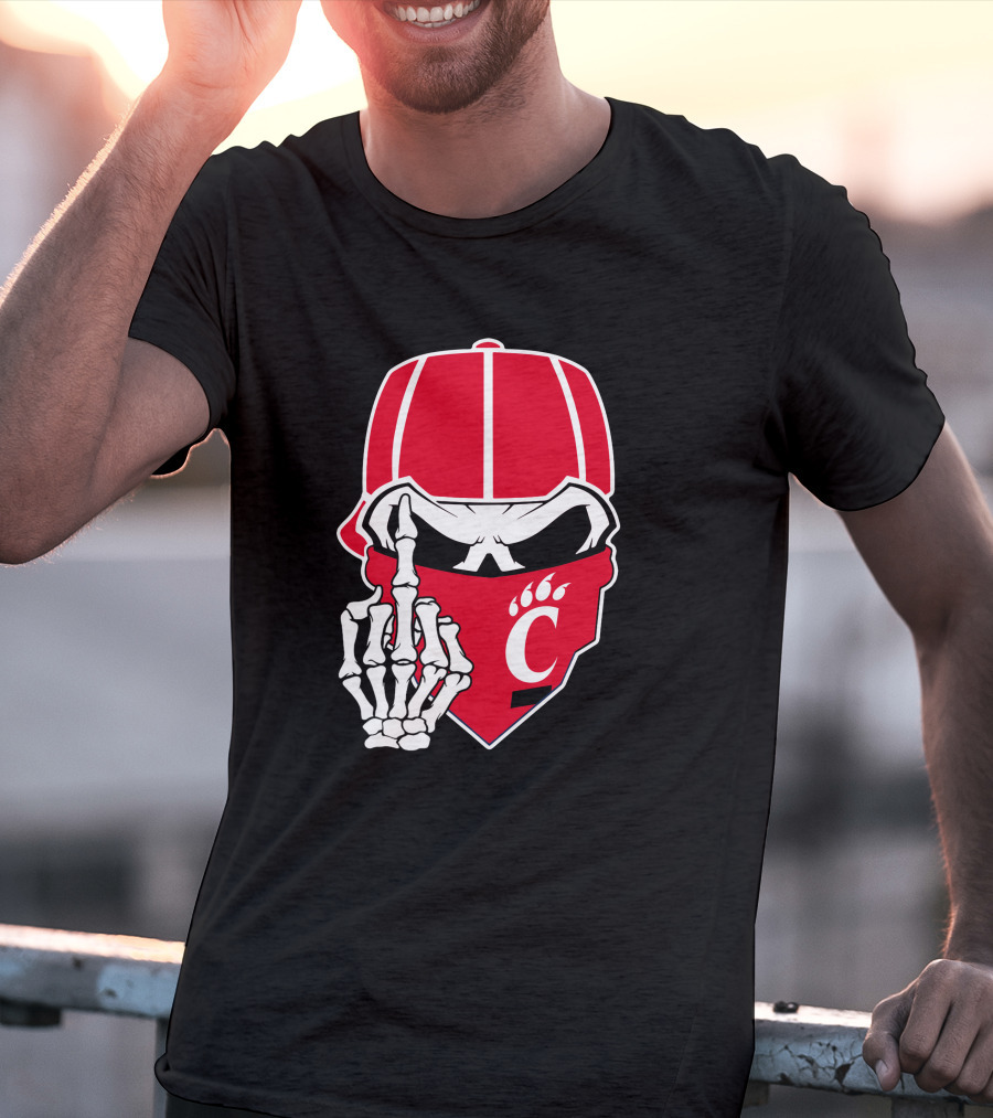 Cincinnati Bearcats Skull With Red Bandana And Skeleton Hand T-Shirt