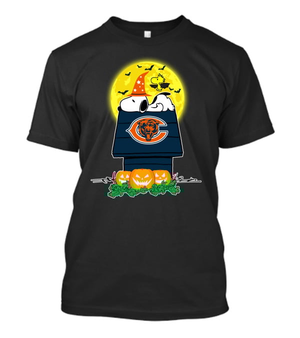 Snoopy And Woodstock With Chicago Bears Logo Halloween Scene T-Shirt