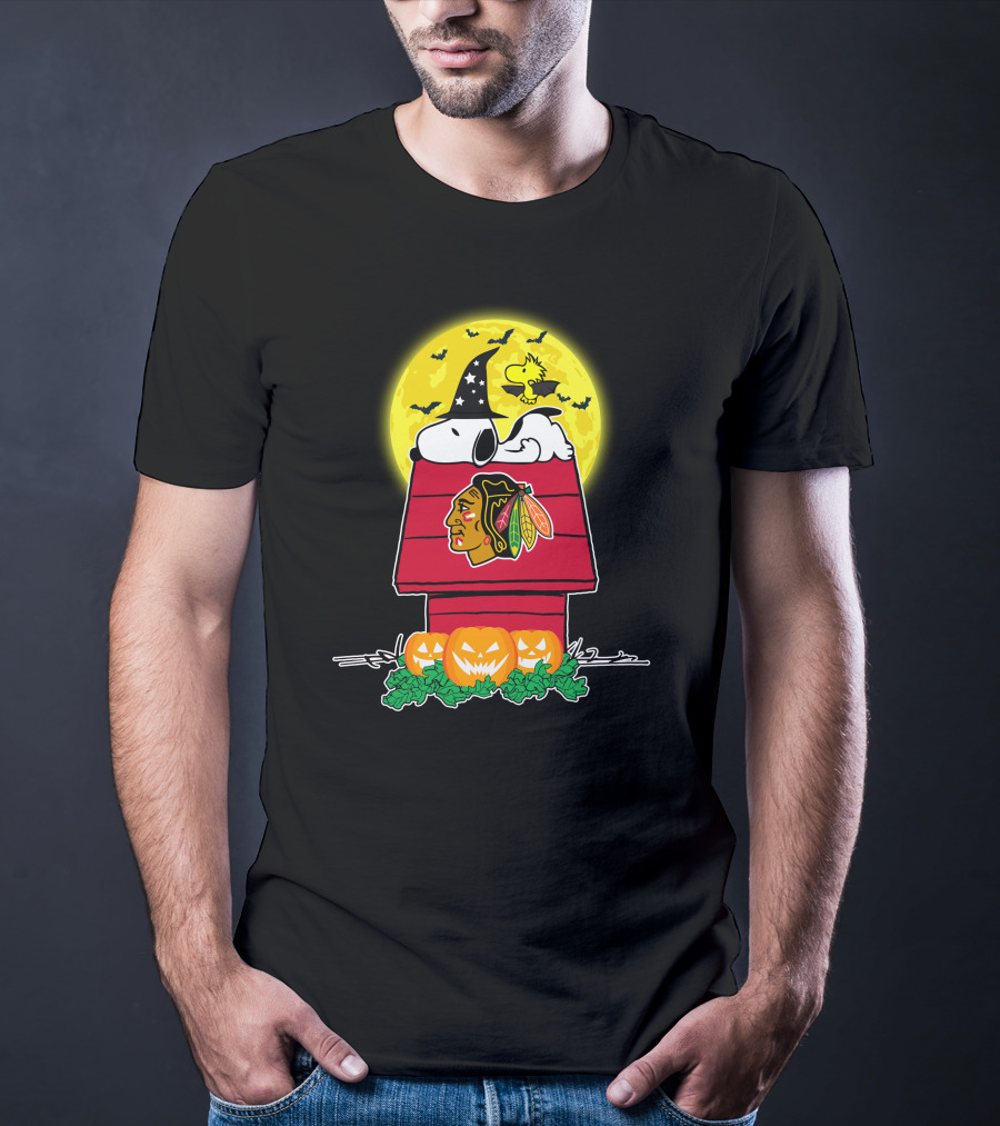 Chicago Blackhawks Snoopy Woodstock Halloween Pumpkins Full Moon T-Shirt